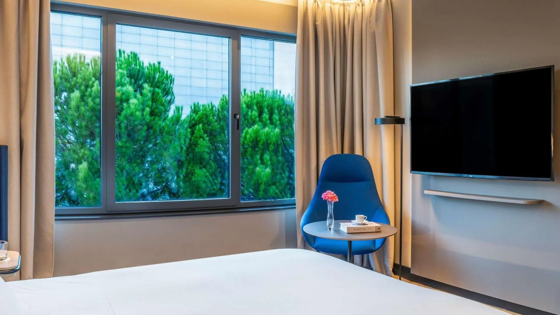 Pullman Madrid Airport & Feria Hotel