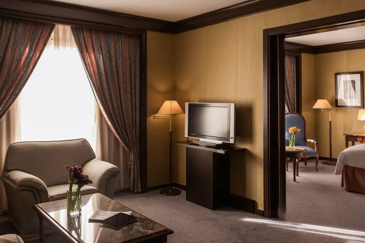 Pullman Madrid Airport & Feria Hotel